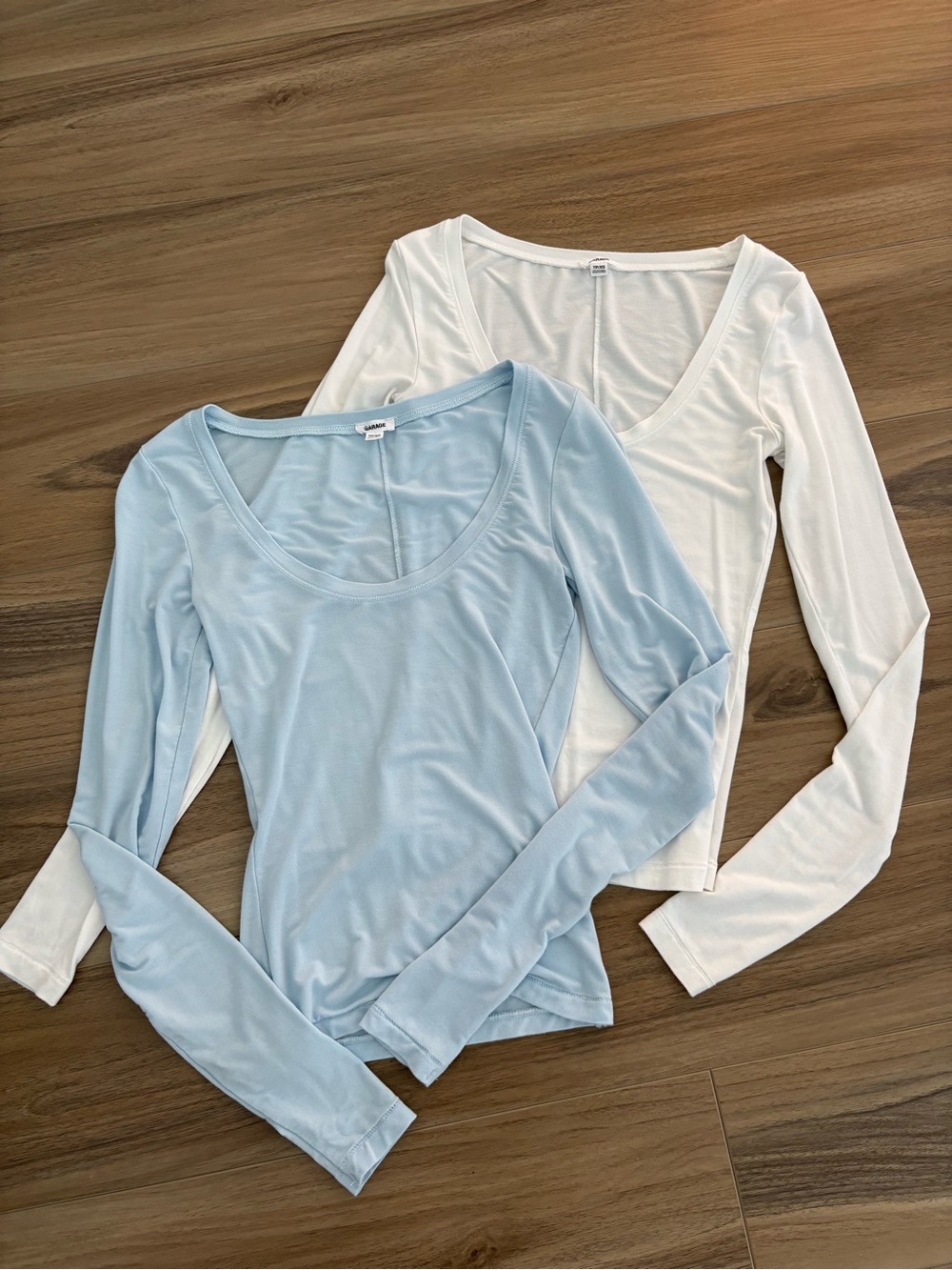 Garage smooth long sleeve scoop neck top bundle